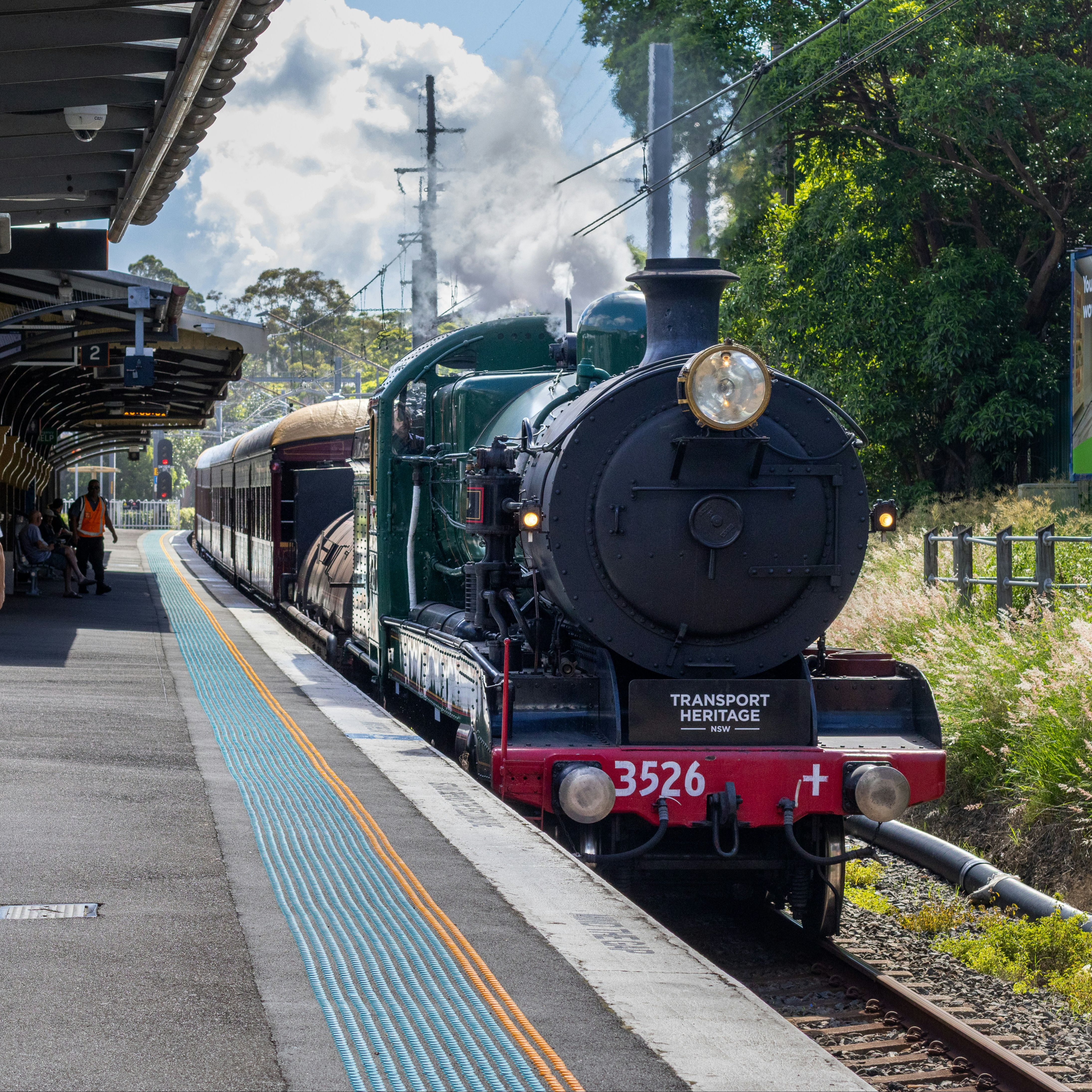 Melbourne Premium Small Group 4 Day Tour - MEL4DSG (Max 14 Pax/Private Airport Transfer/Puffing Billy Railway/Phillip Island/Great Ocean Road)